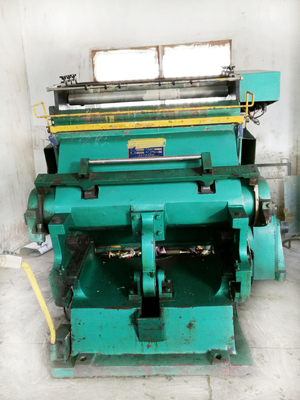 ตารางการกำหนดค่าเครื่อง Emboss 16kw 4500kg น้ำหนัก 2050 * 2150 * 1900mm ขนาด