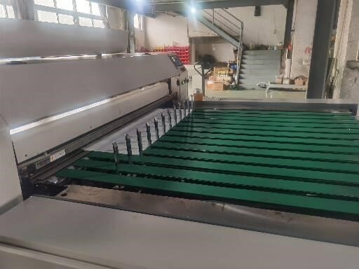 เครื่องตัดแผ่น Slitting Rewinder 4.0KW กำลังไฟ 800 มม. พร้อมหน้าจอสัมผัส PLC