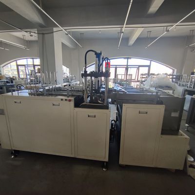 เครื่องบรรจุกล่องอาหารกลางวันแบบใช้แล้วทิ้งกระบวนการกาวร้อนละลาย