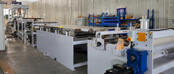 PP แผ่น PVC แผ่น Extruder Machine สายการผลิตแบตเตอรี่ลิเธียมบรรจุ