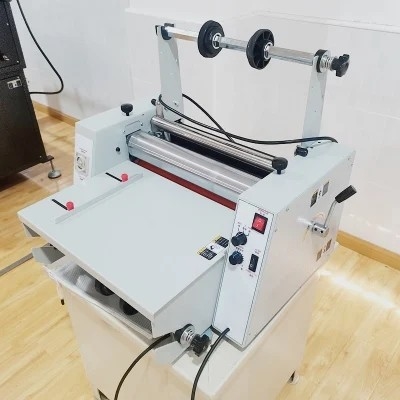 OPP 900mm Slitting Rewinder Machine 5m / Min เคลือบฟิล์มไม่ทอ